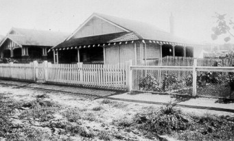 JCPML. Records of the Curtin family. Curtin house, 14 (later re-numbered 24) Jarrad Street, Cottesloe, c1927. JCPML00382/32 