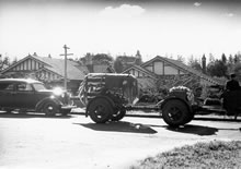 Gun-carriage bearing John Curtin's coffin outside Curtin home at Cottesloe, 1945. JCPML00347/24
