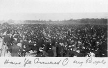 Crowds at pageant, 21 October 1916. JCPML00687/15/7