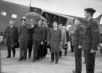 John Curtin's coffin being escorted from plane, Perth, 1945