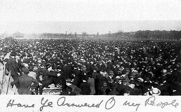 Crowds at an anticonscription rally in Melbourne, 1916