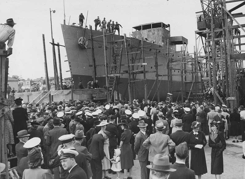 HMAS 'Fremantle' at Brisbane, 1942