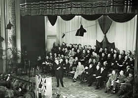 PM Curtin opening Austerity Loan at Capitol Theatre, 1942