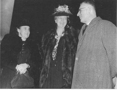 Elsie and John Curtin with Mrs Franklin D Roosevelt, USA, 1944. Records of the Curtin Family. JCPML00004/34. 